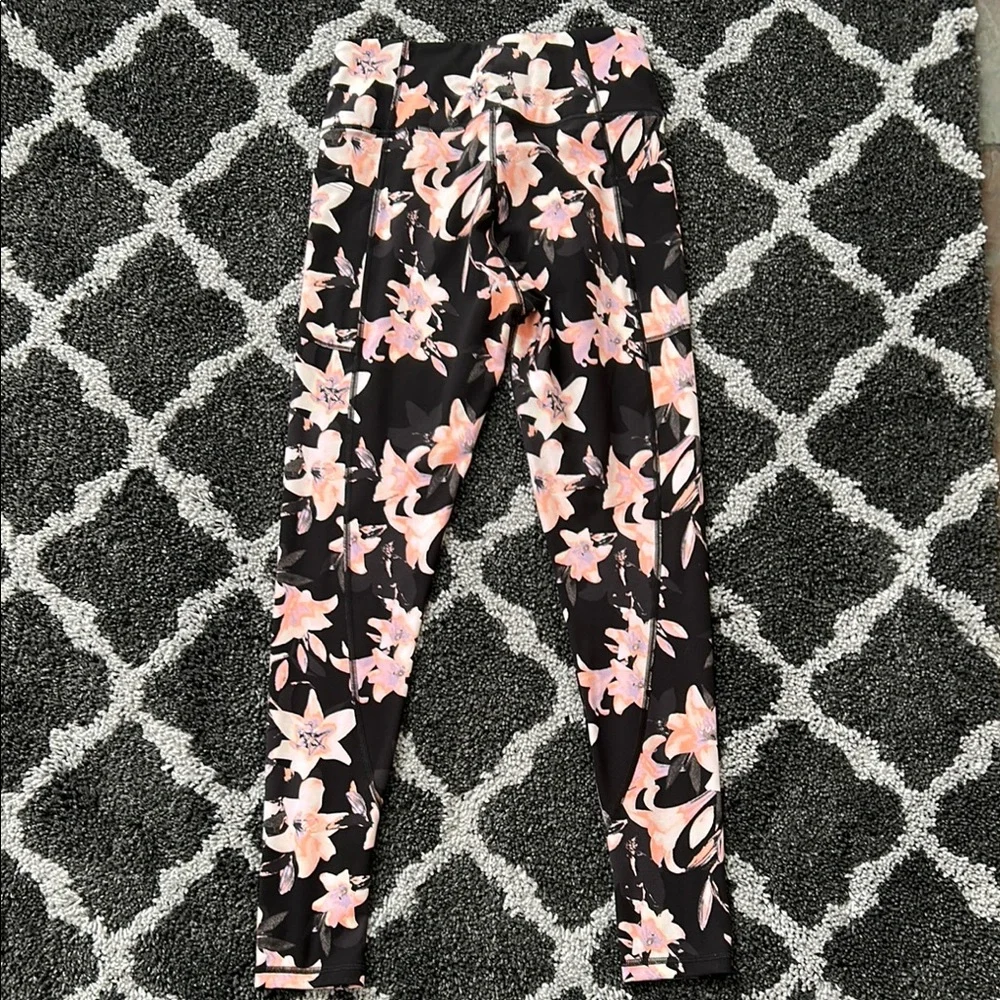 Victoria’s Secret Black Floral Leggings 8 - Picture 2 of 6